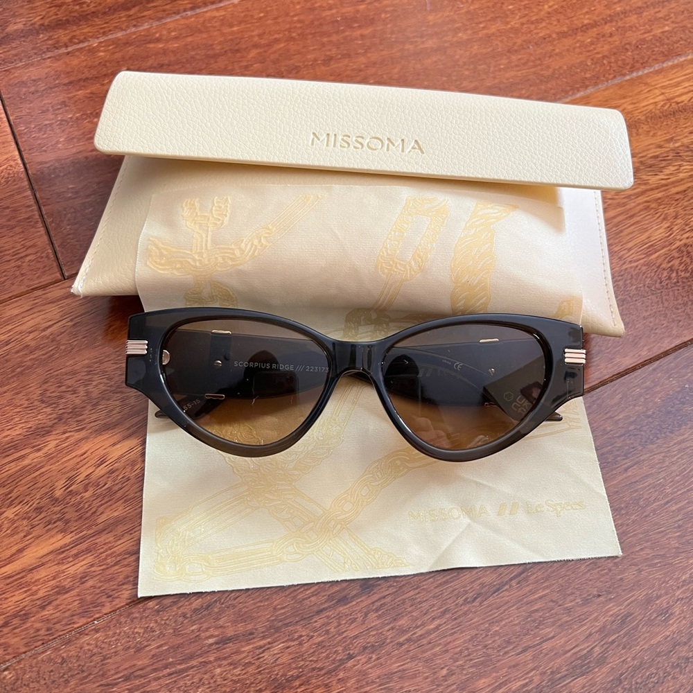 Missoma Le Specs Scorpious Cat-Eyed Sunglasses